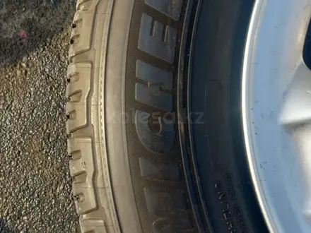 Диски R17 с летней резиной 255/60 на Mercedes-Benz ML163 за 250 000 тг. в Алматы – фото 2