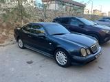 Mercedes-Benz CLK 230 1998 годаfor2 300 000 тг. в Актау – фото 3