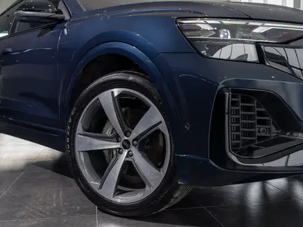 Audi Q8 55 TFSI Quattro 2026 года за 58 910 000 тг. в Алматы – фото 9