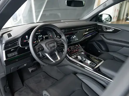 Audi Q8 55 TFSI Quattro 2026 года за 58 910 000 тг. в Алматы – фото 42