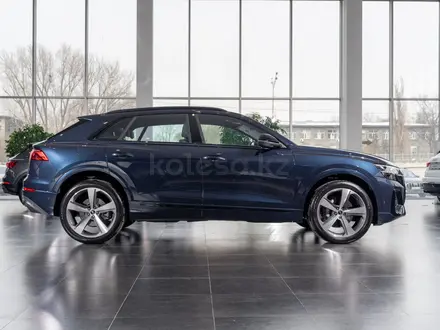 Audi Q8 55 TFSI Quattro 2026 года за 58 910 000 тг. в Алматы – фото 7