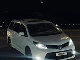 Toyota Sienna 2011 года за 7 000 000 тг. в Атырау – фото 2
