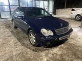 Mercedes-Benz C 240 2001 годаfor2 500 000 тг. в Павлодар – фото 5