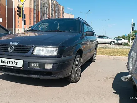 Volkswagen Passat 1996 года за 1 600 000 тг. в Астана – фото 2