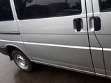 Volkswagen Caravelle 1993 годаfor3 300 000 тг. в Павлодар – фото 3