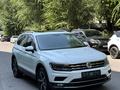 Volkswagen Tiguan 2018 года за 9 500 000 тг. в Алматы – фото 2