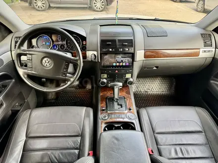 Volkswagen Touareg 2007 года за 8 000 000 тг. в Алматы – фото 13