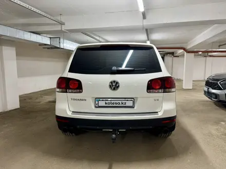 Volkswagen Touareg 2007 года за 8 000 000 тг. в Алматы – фото 7
