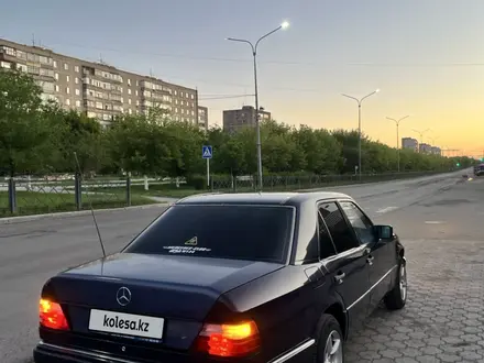 Mercedes-Benz E 300 1990 года за 1 650 000 тг. в Караганда – фото 3