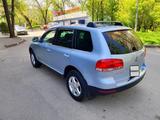 Volkswagen Touareg 2004 года за 4 850 000 тг. в Алматы – фото 4