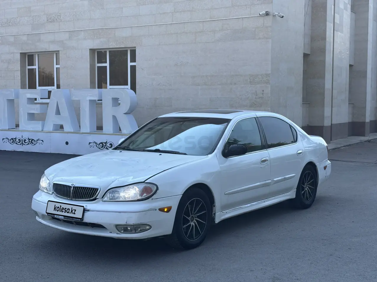 Infiniti I30, 2001