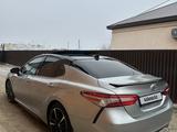 Toyota Camry 2019 года за 11 500 000 тг. в Атырау – фото 4