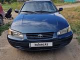 Toyota Camry 1997 годаүшін3 500 000 тг. в Семей