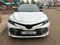 Toyota Camry 2019 года за 13 800 000 тг. в Уральск – фото 7