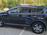 Toyota RAV4 2017 года за 8 500 000 тг. в Актобе – фото 3