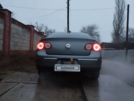 Volkswagen Passat 2006 года за 3 500 000 тг. в Тараз – фото 10