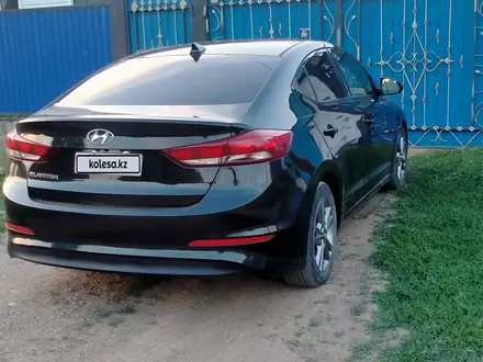 Hyundai Elantra 2017 года за 5 000 000 тг. в Актобе – фото 4