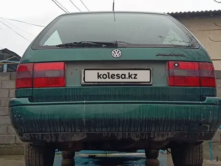 Volkswagen Passat 1995 года за 2 800 000 тг. в Шымкент