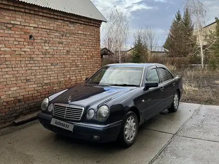 Mercedes-Benz E 230 1996 года за 3 300 000 тг. в Усть-Каменогорск
