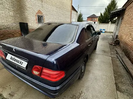 Mercedes-Benz E 230 1996 года за 3 300 000 тг. в Усть-Каменогорск – фото 4