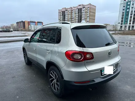 Volkswagen Tiguan 2011 года за 6 870 000 тг. в Актобе – фото 2