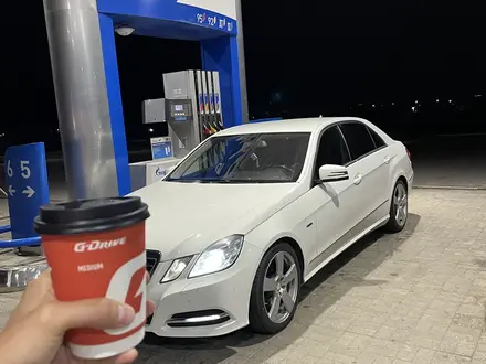 Mercedes-Benz E 200 2011 года за 8 500 000 тг. в Караганда – фото 2