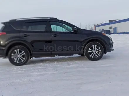 Toyota RAV4 2017 года за 12 000 000 тг. в Петропавловск – фото 10