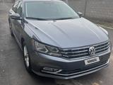 Volkswagen Passat 2016 года за 5 500 000 тг. в Астана – фото 2
