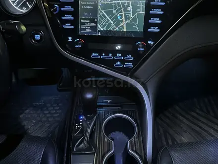 Toyota Camry 2019 года за 12 500 000 тг. в Алматы – фото 6