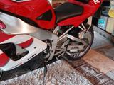Yamaha  YZF-R1 2001 года за 2 000 000 тг. в Рудный – фото 5