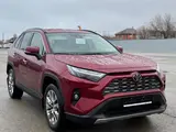 Toyota RAV4 Luxe+ 2025 года за 23 500 000 тг. в Актобе