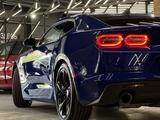 Chevrolet Camaro 2021 года за 18 190 000 тг. в Алматы – фото 2