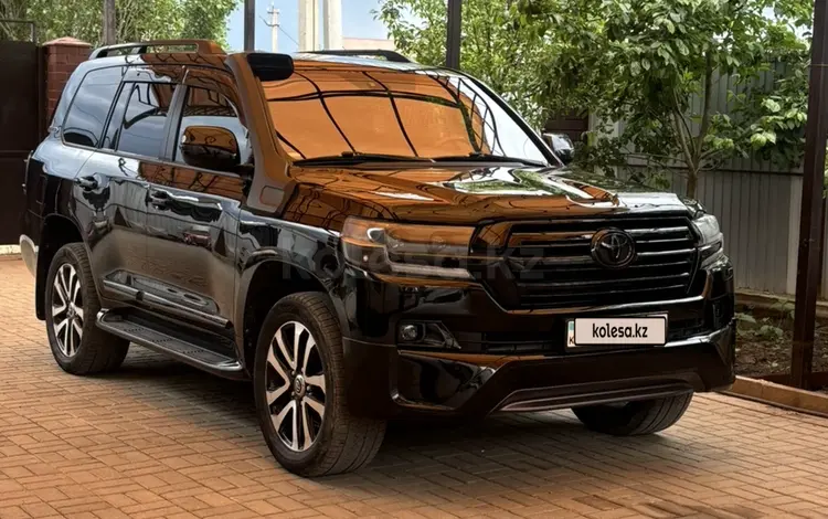 Toyota Land Cruiser 2015 года за 27 000 000 тг. в Актобе