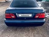 Mercedes-Benz E 230 1996 годаүшін3 300 000 тг. в Атбасар – фото 2