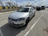 Volkswagen Passat 2011 года за 6 400 000 тг. в Костанай – фото 2