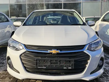 Chevrolet Onix 2024 года за 6 340 000 тг. в Алматы – фото 4