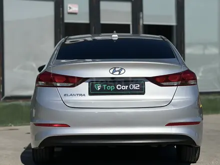 Hyundai Elantra 2018 года за 7 900 000 тг. в Актау – фото 3