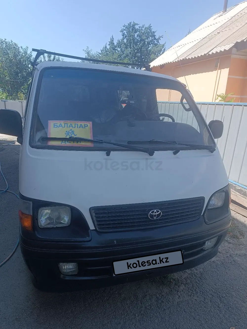 Toyota HiAce, 2004