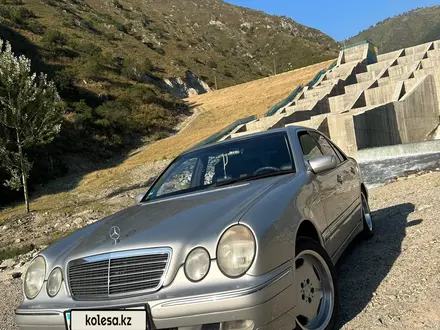 Mercedes-Benz E 320 1999 года за 6 100 000 тг. в Алматы – фото 12