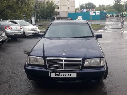 Mercedes-Benz C 180 1999 года за 2 300 000 тг. в Петропавловск – фото 7