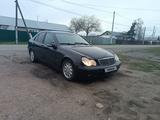 Mercedes-Benz C 180 2001 года за 2 400 000 тг. в Петропавловск – фото 2