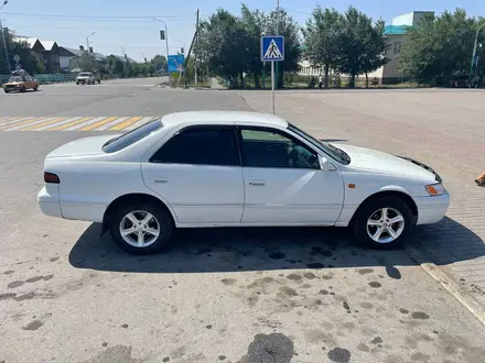 Toyota Camry 1998 года за 3 575 000 тг. в Семей – фото 8