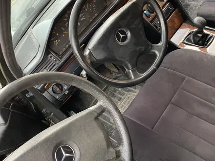 Mercedes-Benz E 230 1992 года за 1 600 000 тг. в Алматы – фото 5