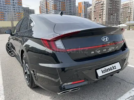 Hyundai Sonata 2022 года за 15 800 000 тг. в Алматы – фото 2