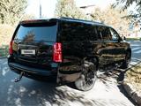 Chevrolet Suburban 2015 годаүшін23 990 000 тг. в Астана – фото 3