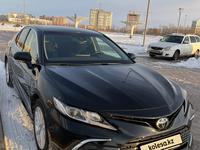 Toyota Camry 2023 года за 19 200 000 тг. в Астана