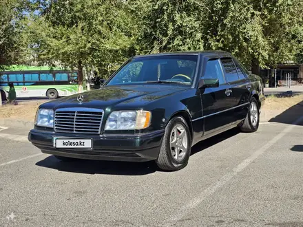 Mercedes-Benz E 220 1993 года за 2 000 000 тг. в Шымкент – фото 2