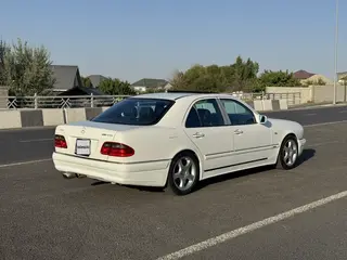 Mercedes-Benz E 55 AMG
