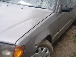 Mercedes-Benz 190, 1987