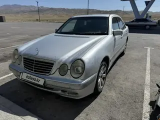 Mercedes-Benz E 320